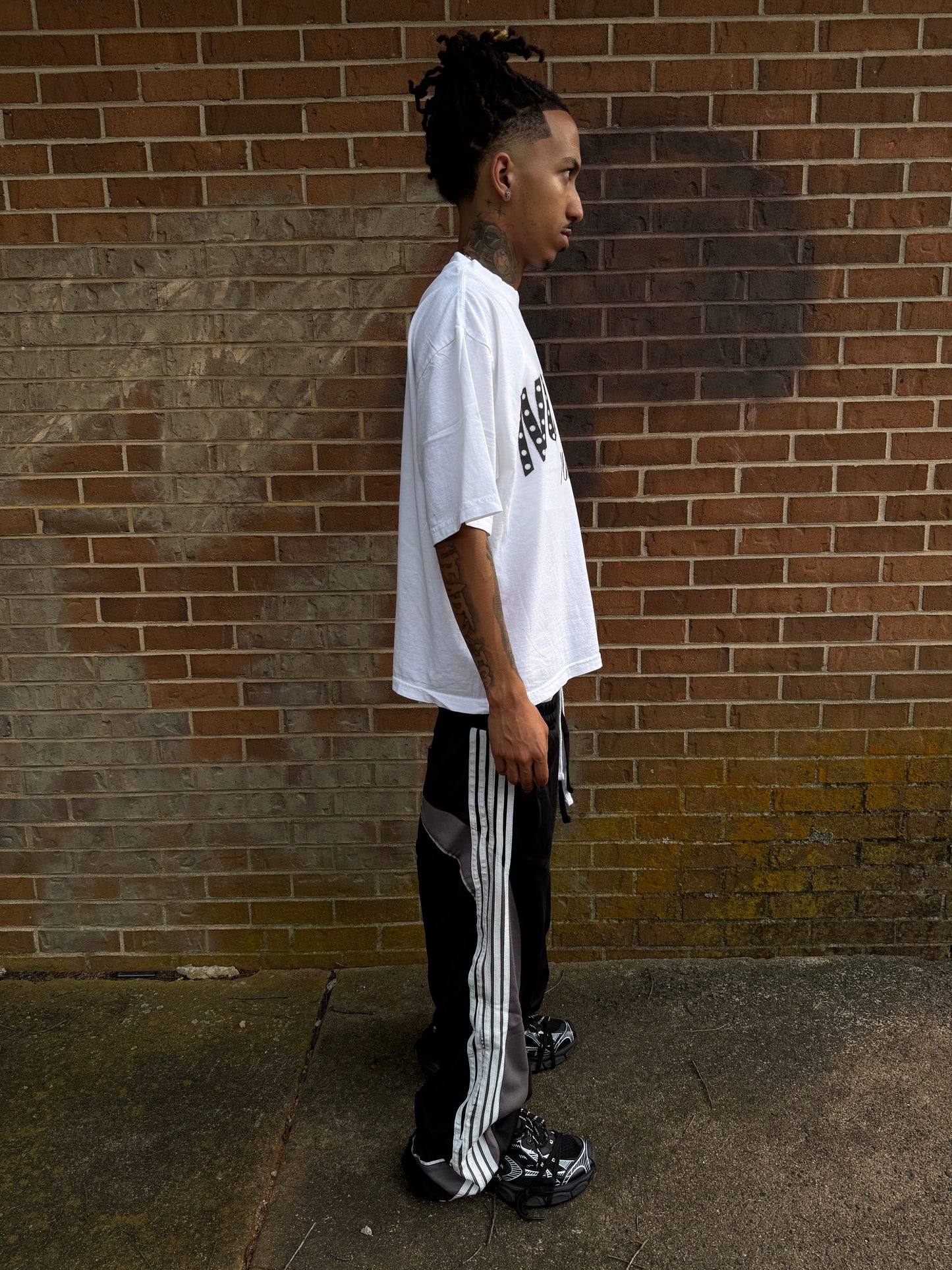 WHITE SIGNATURE TEE